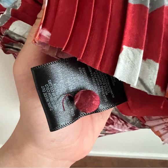 WAYF Red Pleated Floral Dress - Picture 9 of 13